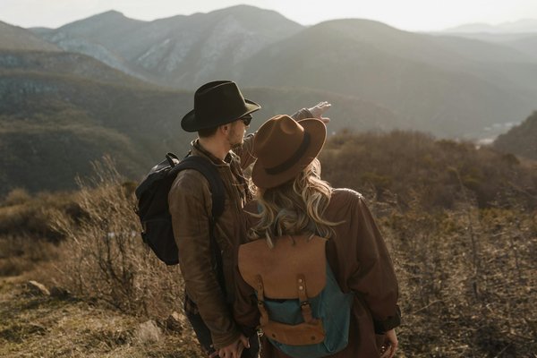 Où apprendre la fabrication de tapis berbères au Maroc?